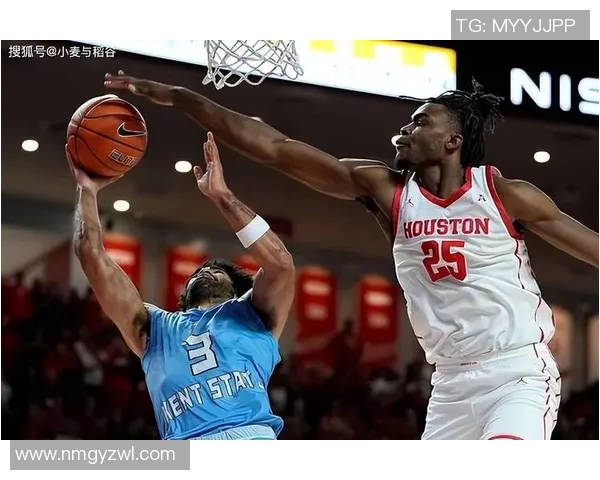 肯塔基大学与休斯顿大学激战正酣NCAA赛场精彩对决引人瞩目