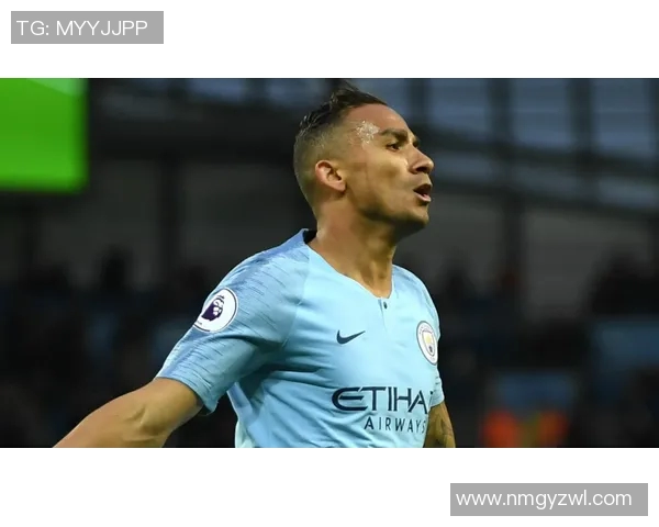 达尼洛：从足球场上的闪耀星辰到生活中的坚韧勇者