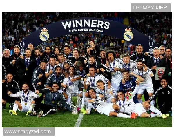 皇马与曼联首发阵容对比解析谁能在巅峰对决中占据优势