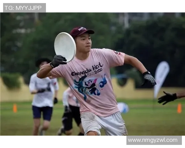 成都飞盘队的边路渗透战术解析与实战应用深度剖析MBA 成都飞盘队的边路渗透战术解析与实战应用深度剖析MBA