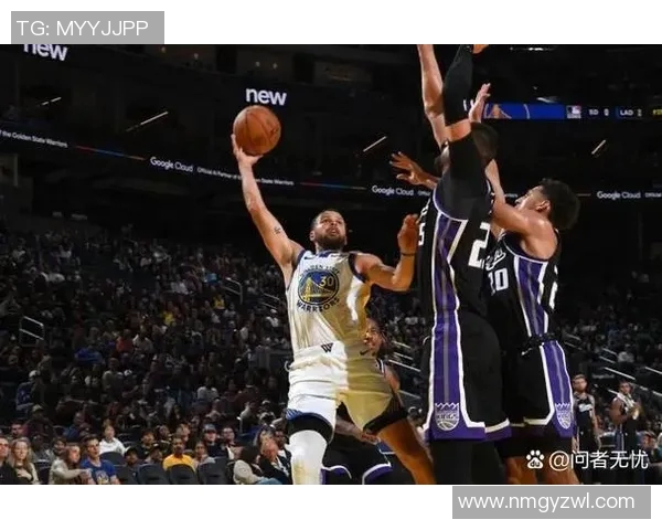 雷霆勇士激战11月23日NBA赛场精彩对决引发球迷热议
