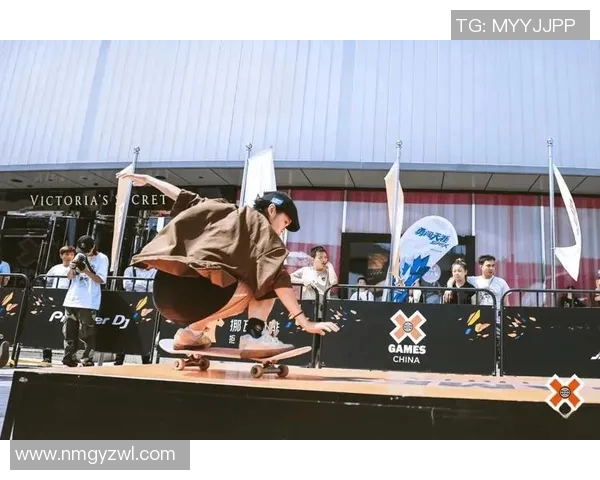 成都滑板精英赛点评：极限运动队默契配合展现团队实力与风采